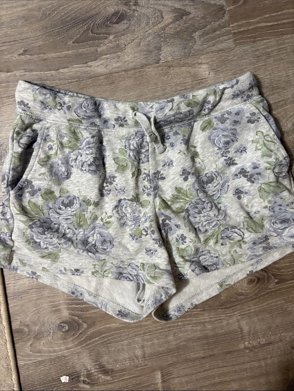 Old Navy Women’s Floral Athletic Lounge Shorts - Gray & Green